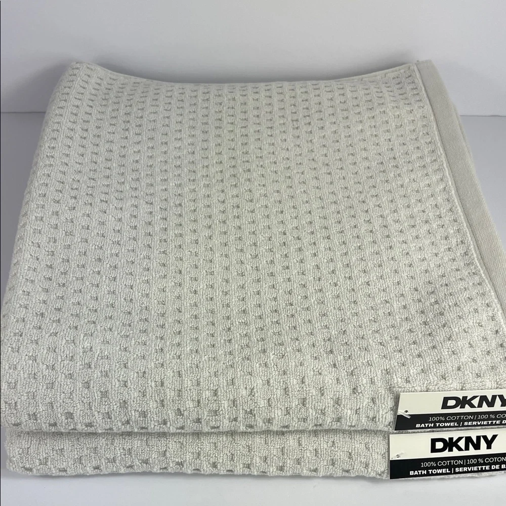 DKNY Bath Towels Light Gray Waffle Weave Textured 100% Cotton Set of 2 NEW